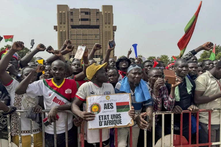 Mass Rally Backs Burkina Faso Junta